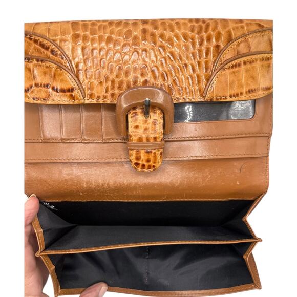 Antonio Melani Faux Leather Croc Embossed Tan Bifold Wallet 7.5” L x 4” H x 1” W - Picture 4 of 4